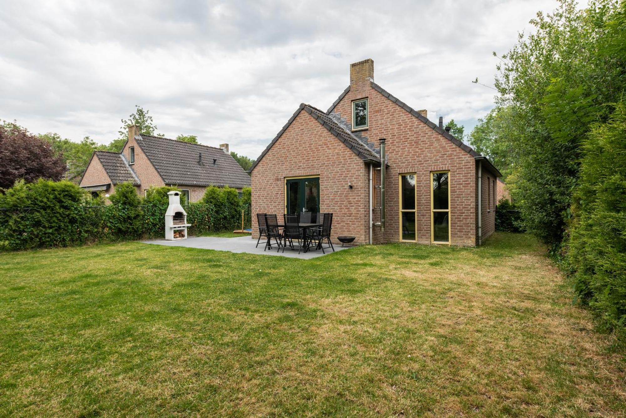Het Huys Ewijk Mooi Luxe En Een Laadpaal Exterior foto